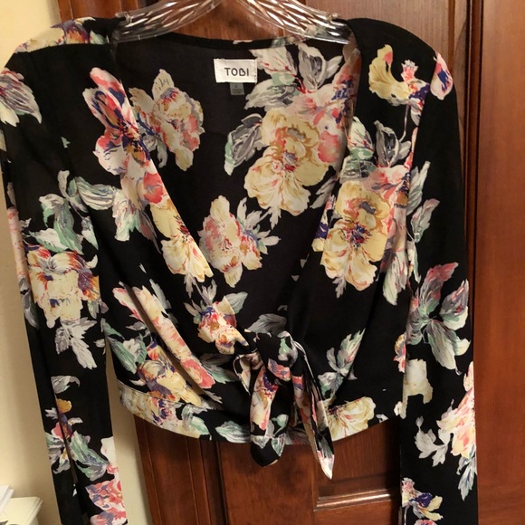 Floral top - Picture 1 of 2